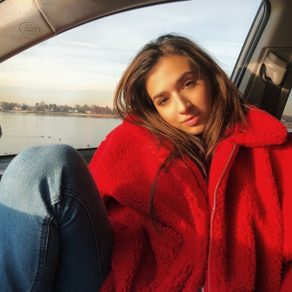 Meet your Posher, Cristin - Picture 1 of 1